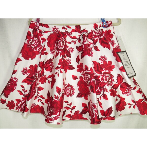 City Studio Dresses & Skirts - City Studio Red White Floral Crinoline Lined Circle Mini Skirt Juniors Size 11